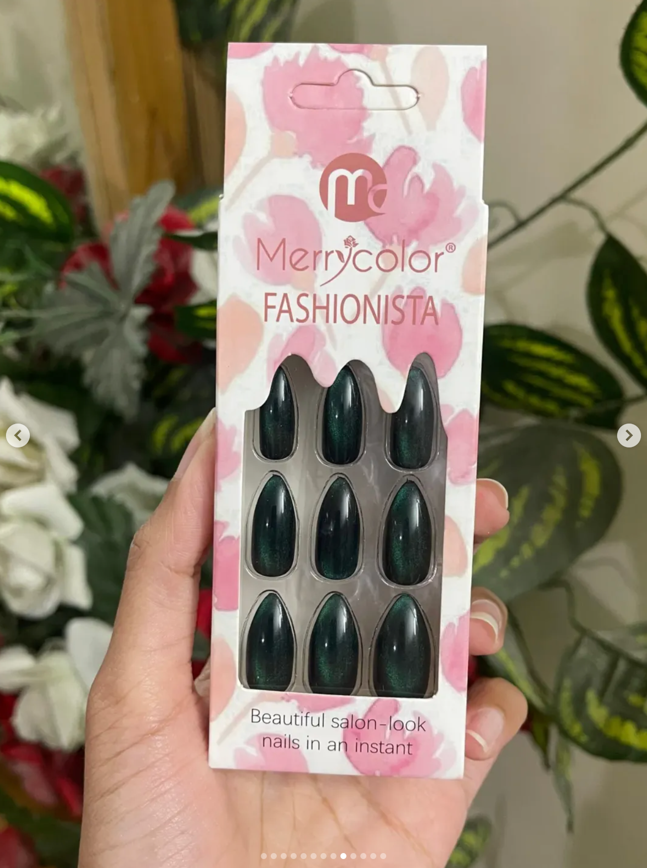 Merry color nails ( bundle of 6 sets )