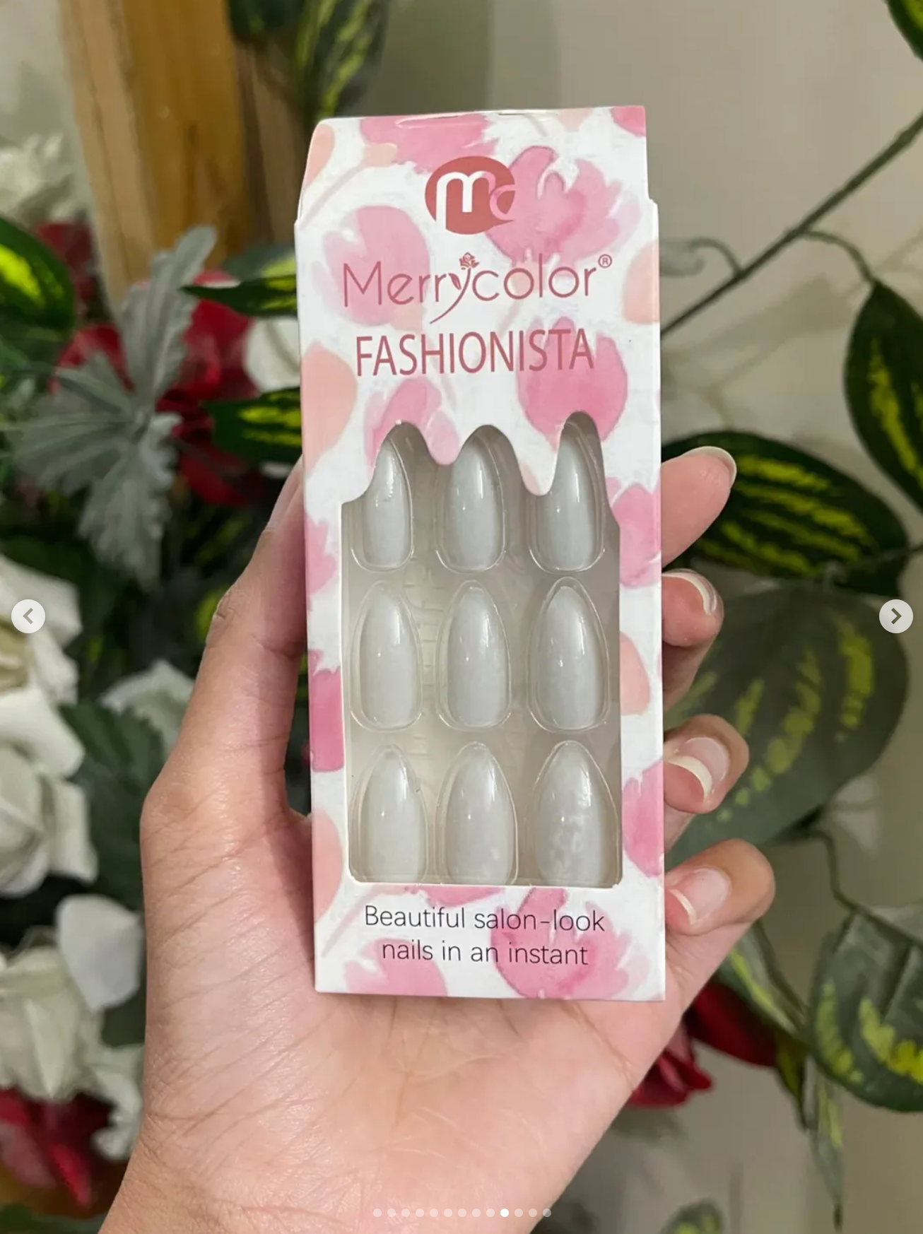 Merry color nails ( bundle of 6 sets )