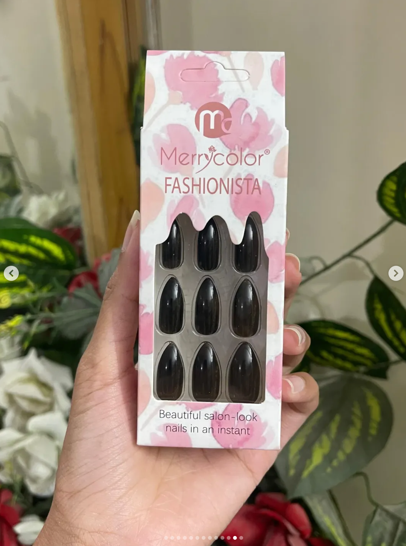Merry color nails ( bundle of 6 sets )