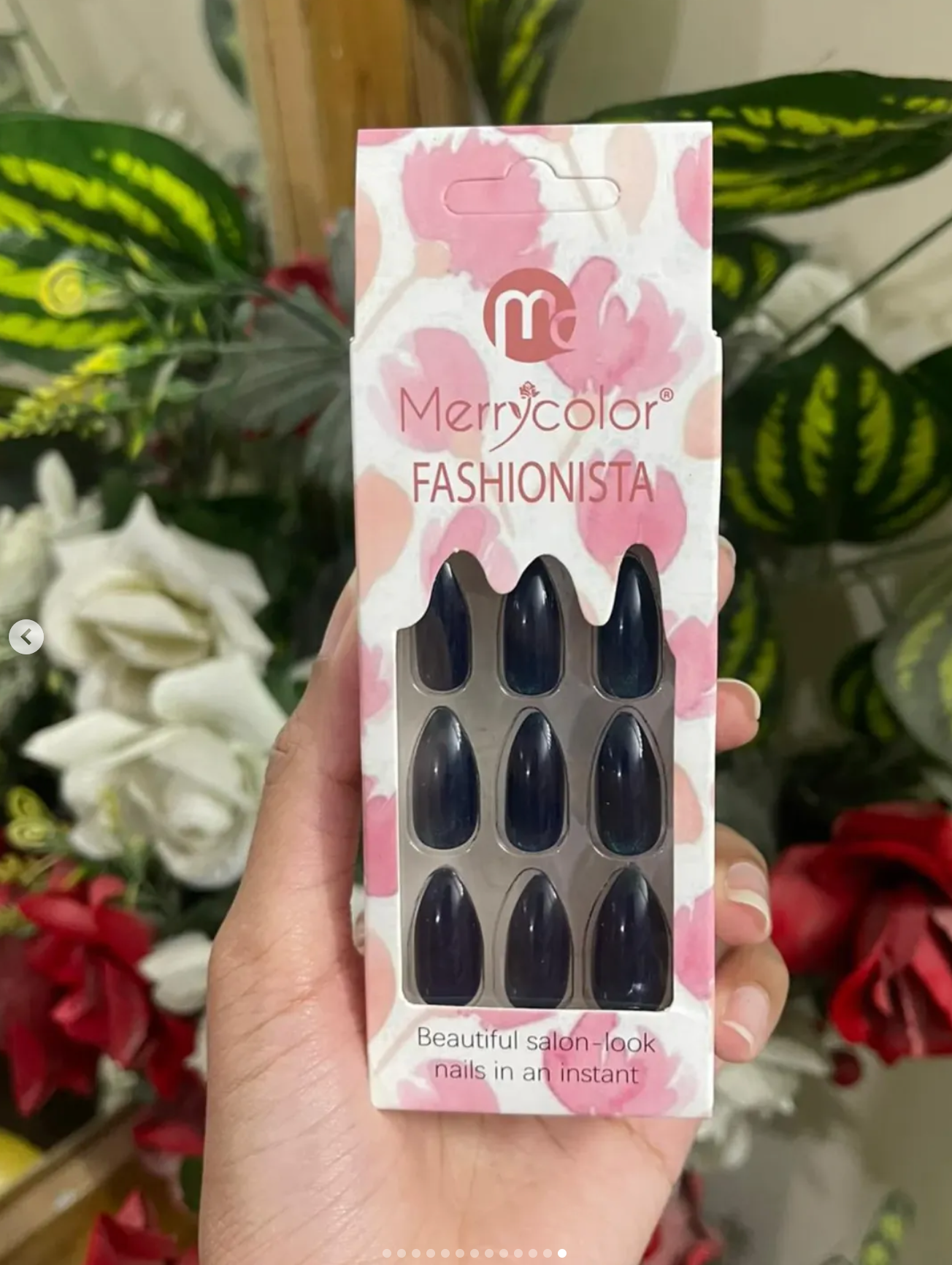 Merry color nails ( bundle of 6 sets )