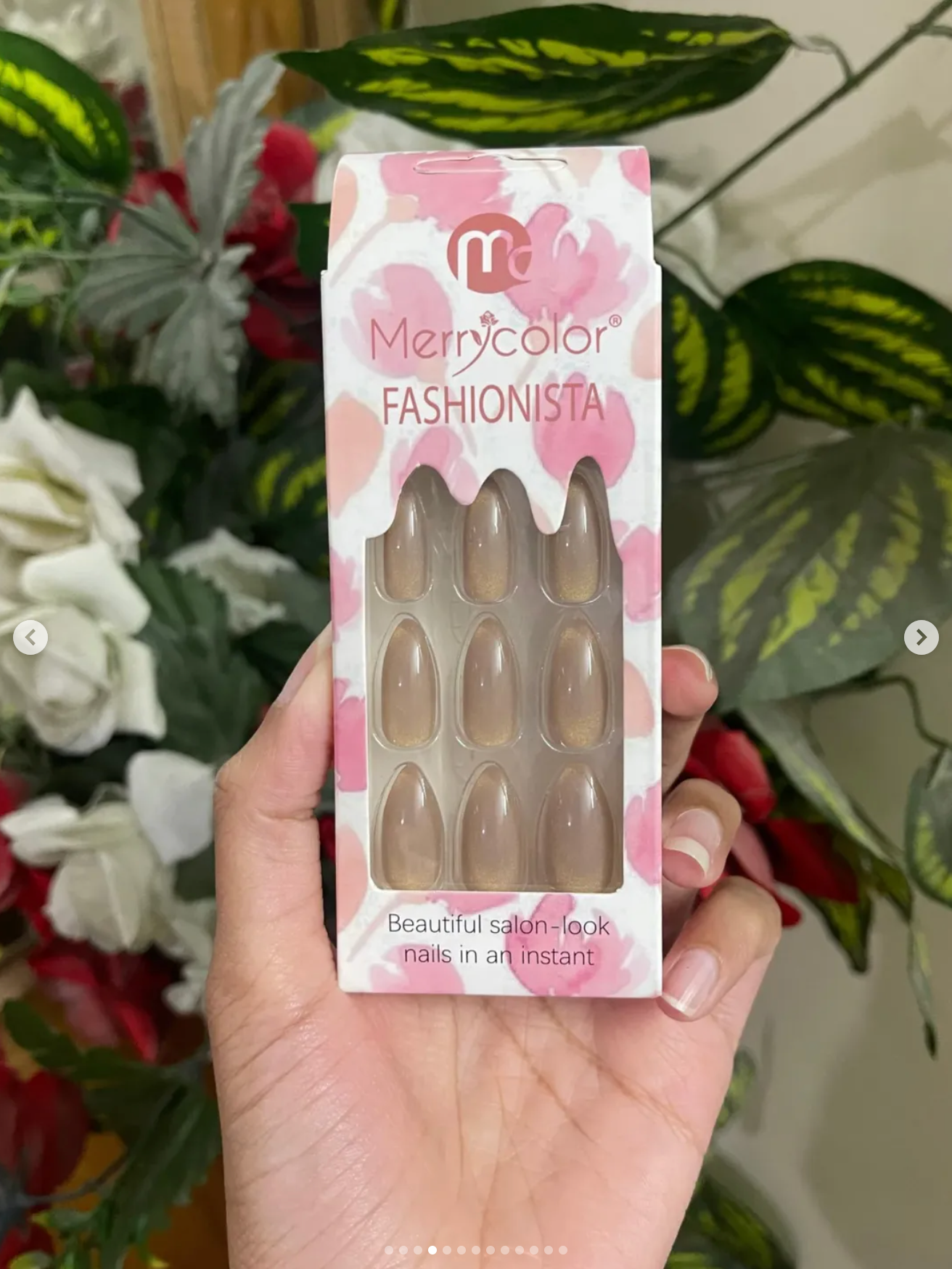 Merry color nails ( bundle of 6 sets )