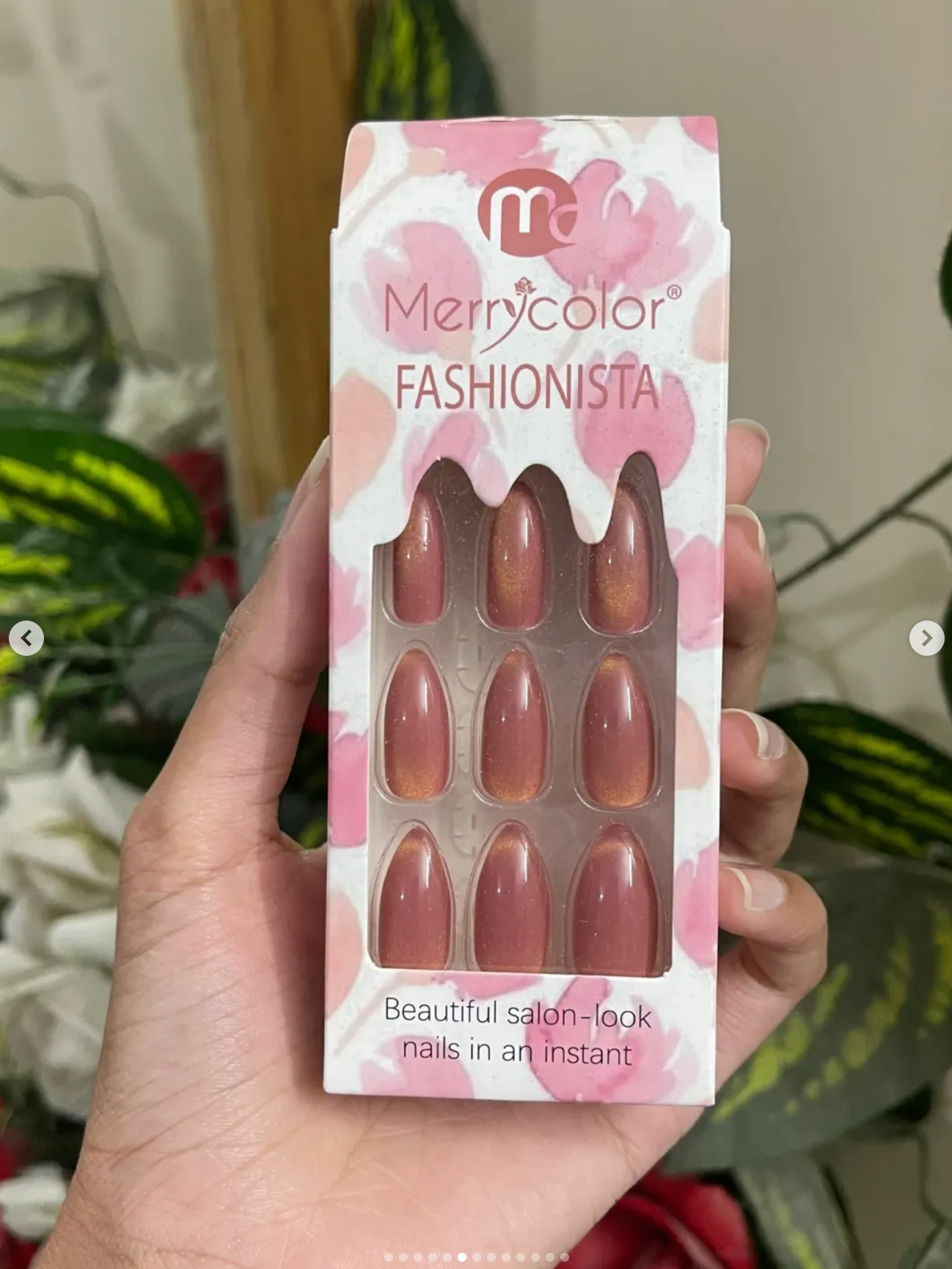 Merry color nails ( bundle of 6 sets )