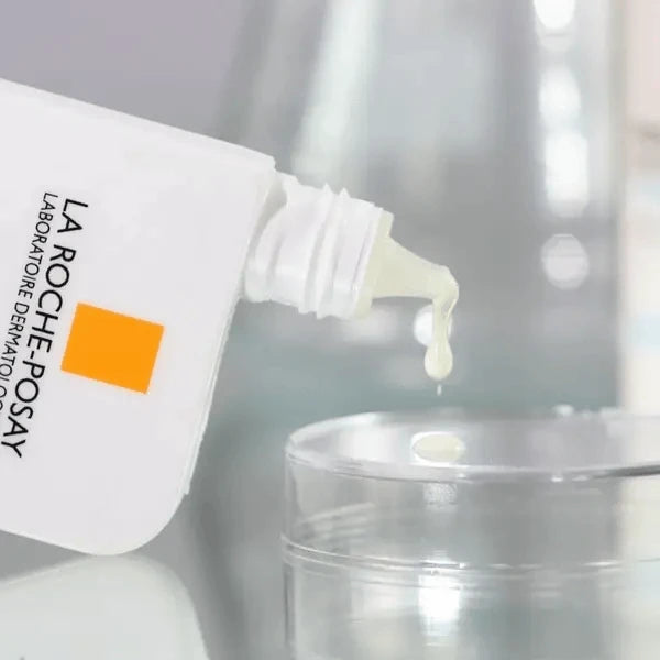 La Roche-Posay Anthelios UVMUNE 400 Invisible Fluid SPF 50+ lightweight sunscreen bottle