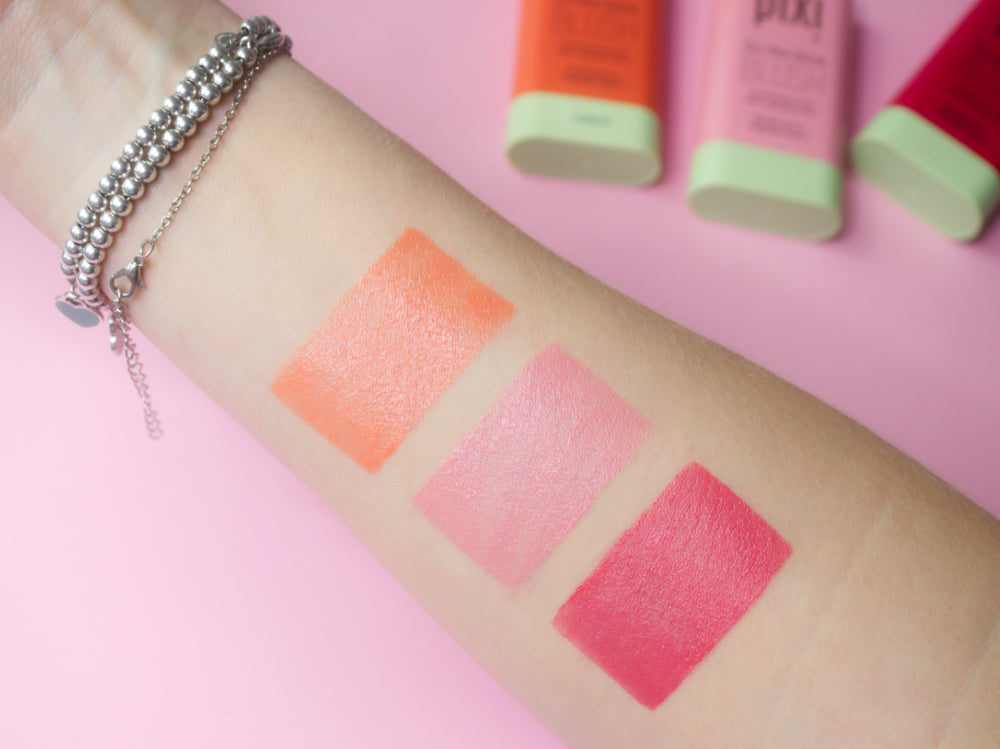 Pixi Beauty Glow Blush compact with radiant pink and coral shades for a natural, long-lasting glow