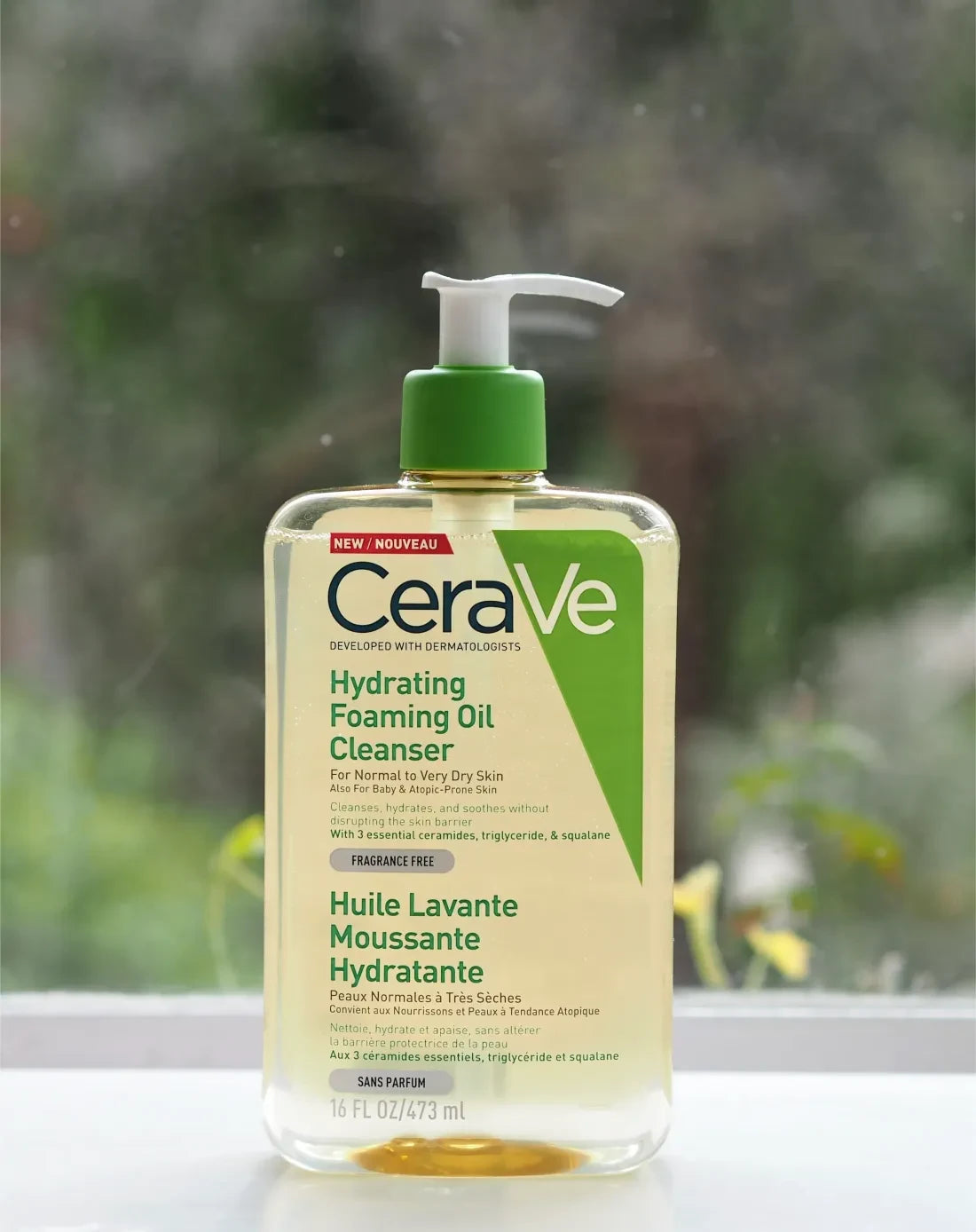 CeraVe Hydrating Foaming Oil Cleanser bottle with moisturizing ingredients for dry and sensitive skin